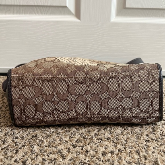 Coach - Signature Jacquard Dufflette - Khaki/Brown/Light Gold - Picture 4 of 15